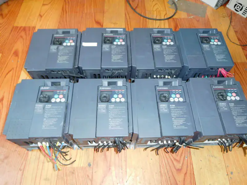 三菱 FR-E740-1.5K-CHT 1.5KW 380V