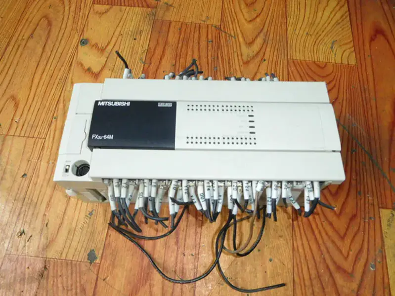 PLC 三菱 FX3U-64MR/ES
