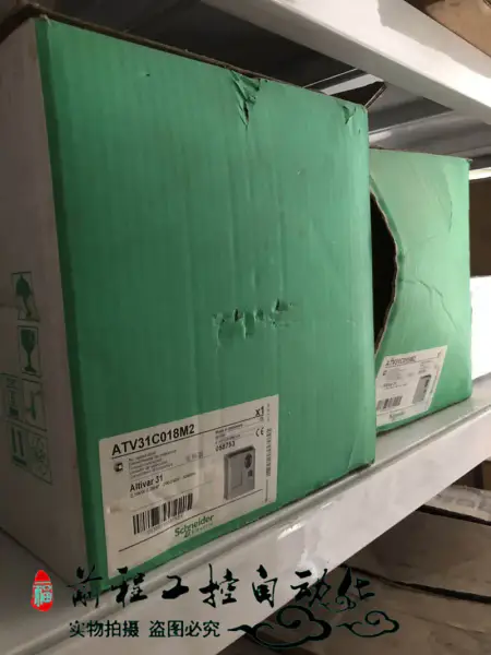 ATV31C018M2 シュナイダー 0.18KW 220V