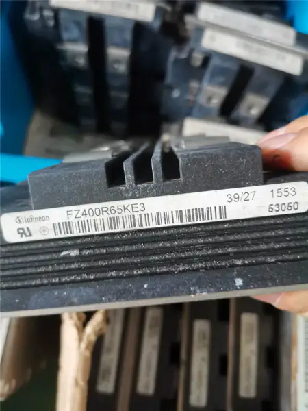 インフィニオンFZ400R65KE3