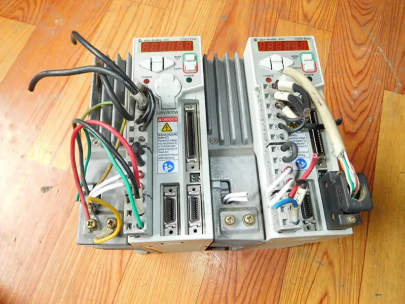 アレン・ブラドリー AB 2003-CSD3-08BX2 220V 800W