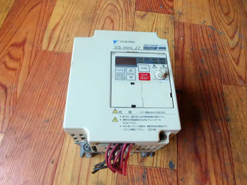 安川電機 CIMR-J7AA40P7 0.75KW 380V