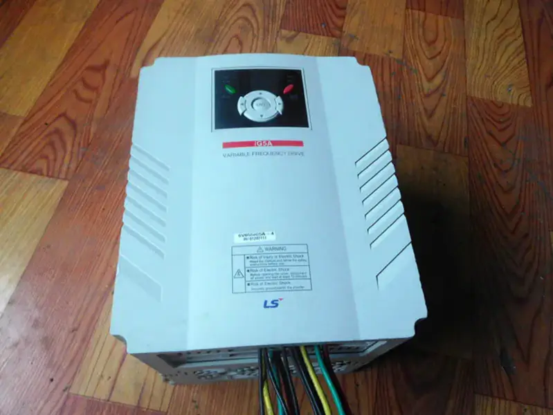 LS SV055IG5A-4 インバータ