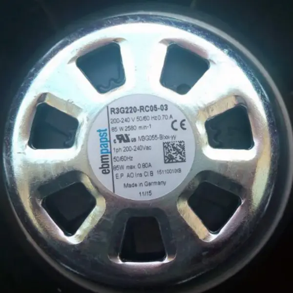 R3G220-RC05-03 ファン