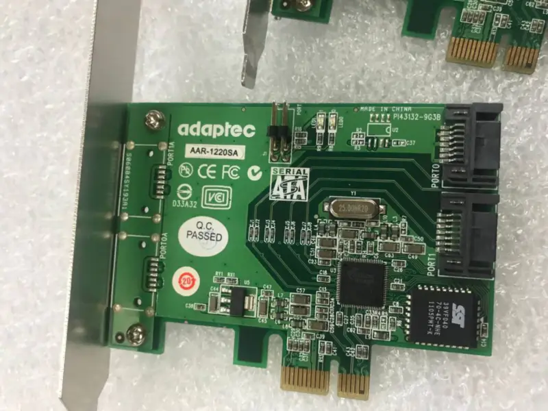 Adaptec AAR-1220SA 2ポートPCI-E x1 SATA II RAIDカードアレイカード