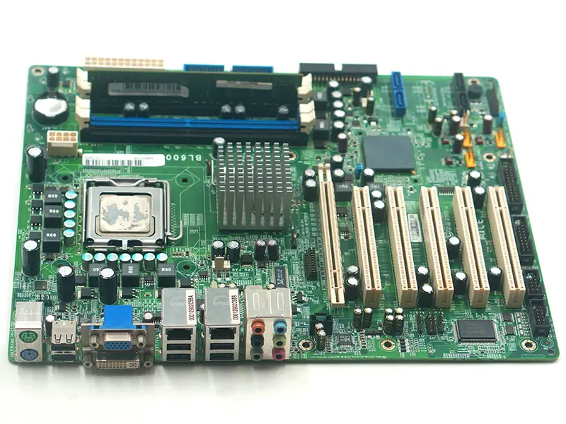BL600産業機器用マザーボード（他のコンポーネントなし）