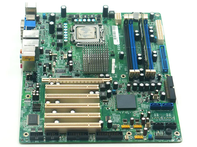BL600産業機器用マザーボード（他のコンポーネントなし）