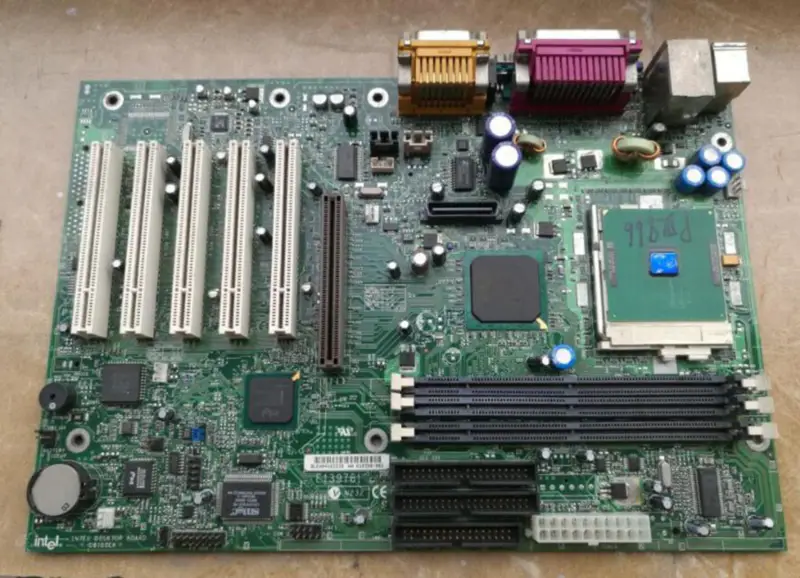 インテル D815EEA 産業機器用マザーボード