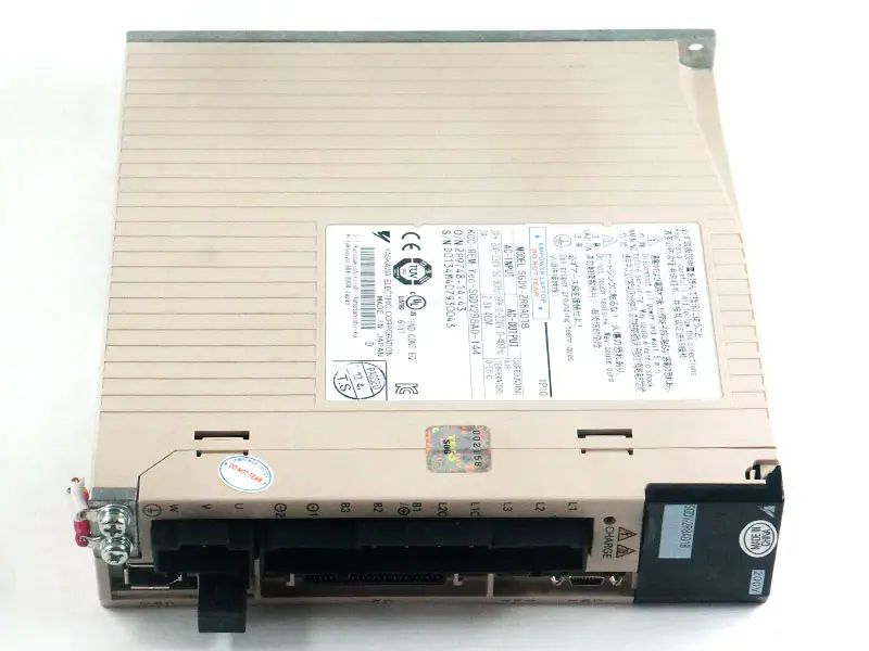 安川電機 SGDV-2R8A01B