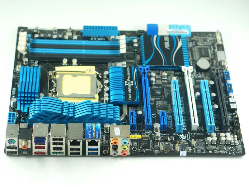Asus P8P67 DELUXE LGA1155 P67マザーボード