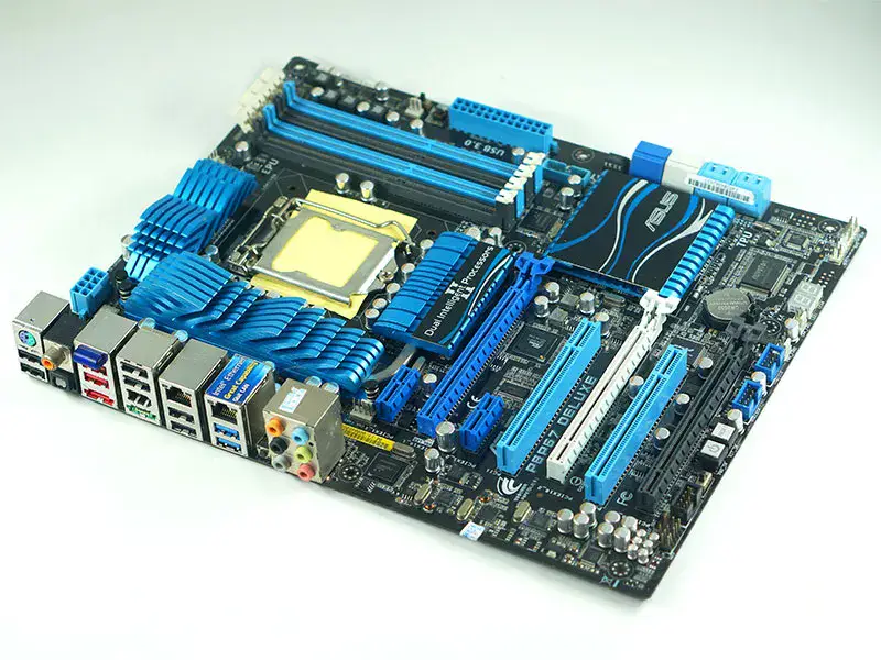 Asus P8P67 DELUXE LGA1155 P67マザーボード