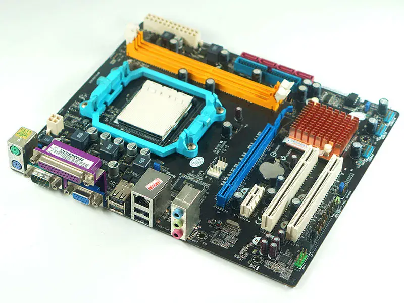 Asus M2N68-AM PLUSマザーボード AM2/AM2+ uATX