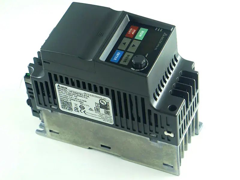 Delta VFD007EL21A ACドライブ