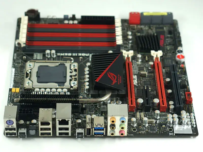 Asus Rampage III GENE マザーボード