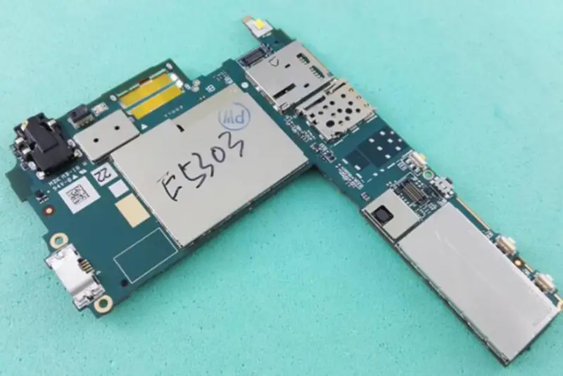 ソニーXperia C4 S55T E5303 E5306 E5353シングルSIMはマザーボードの鍵を開けた