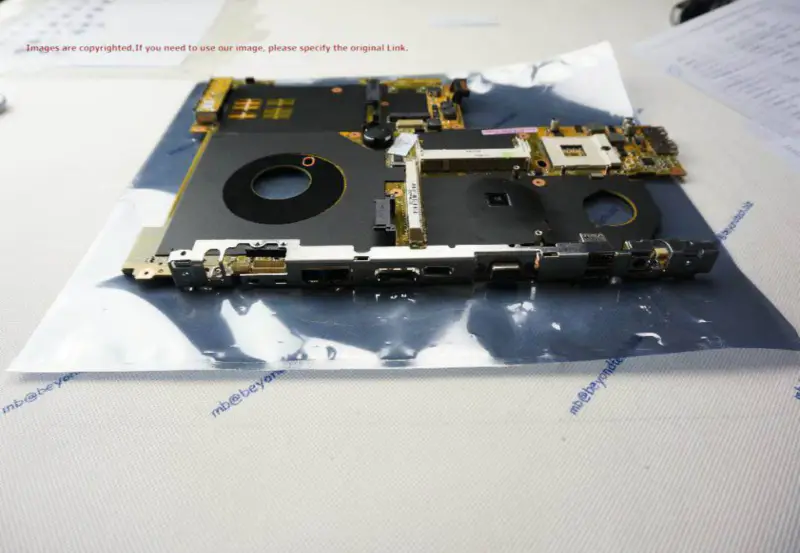 Asus F8V マザーボード