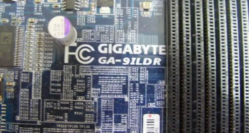 Gigabyte GA-9ILDR 604ピン・プリントサーバー・マザーボード