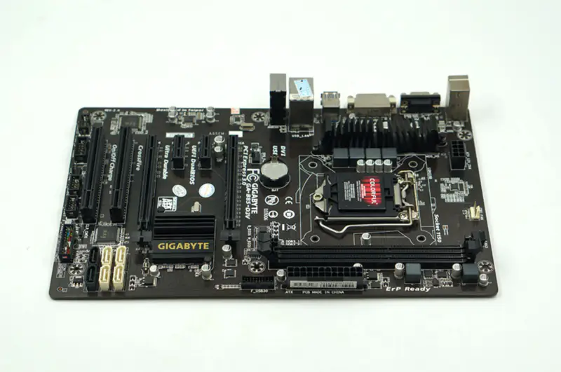ギガバイト GA-B85-D3V B85-D3V B85 LGA 1150 ATXマザーボード