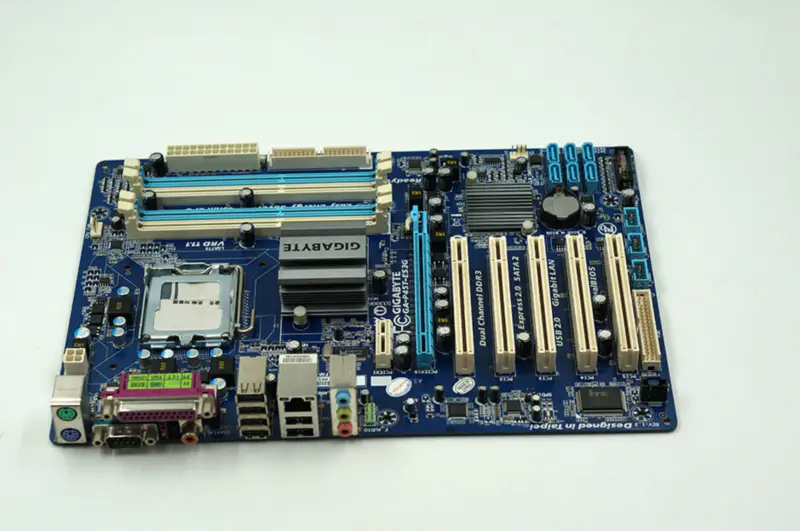 Gigabyte GA-P45T-ES3G P45T-ES3G P45 LGA 775 ATXマザーボード
