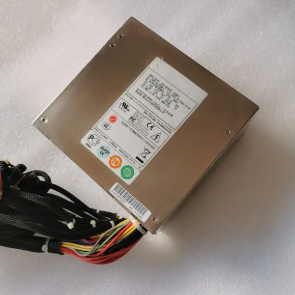 中古 Zippy Emacs 500W スイッチング電源 HP2-6500PE