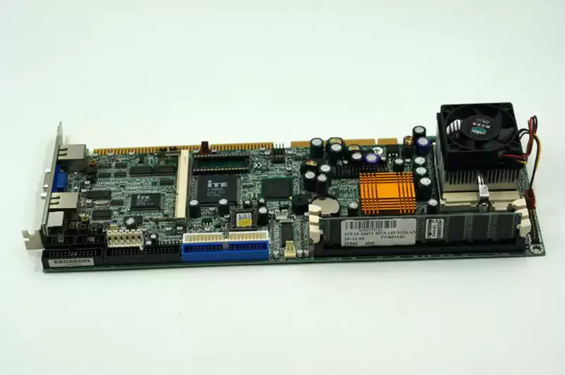 Ibase 産業用マザーボード IB745 CPU RAMおよびFAN付き