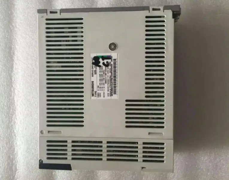 三菱 MR-J2-100CT MRJ2100CT サーボドライブ