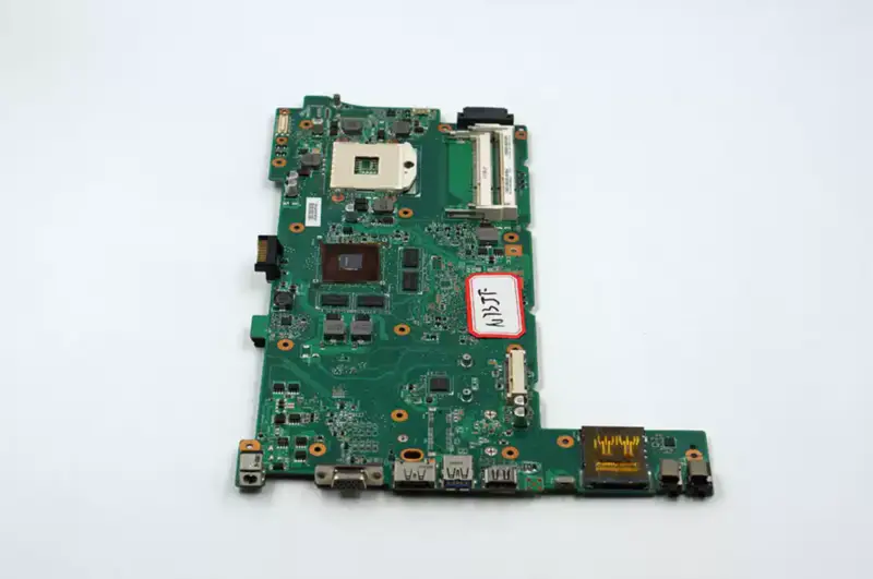 Asus N73JF マザーボード (I3, I5 CPUをサポート、I7はサポートしない)