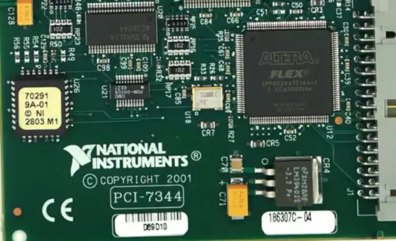 NI PCI-7344 4軸PCIステッピング/サーボコントローラ
