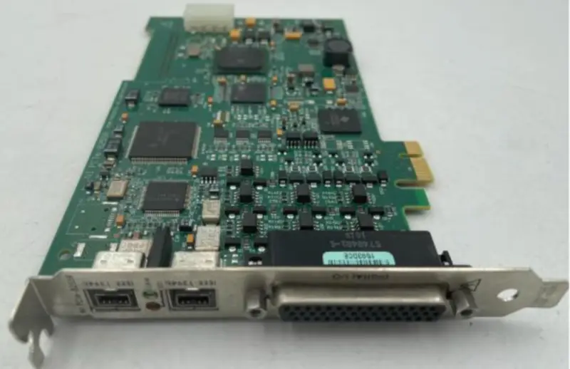 NI PCIe-8255R DAQカード（1394Bインターフェース搭載