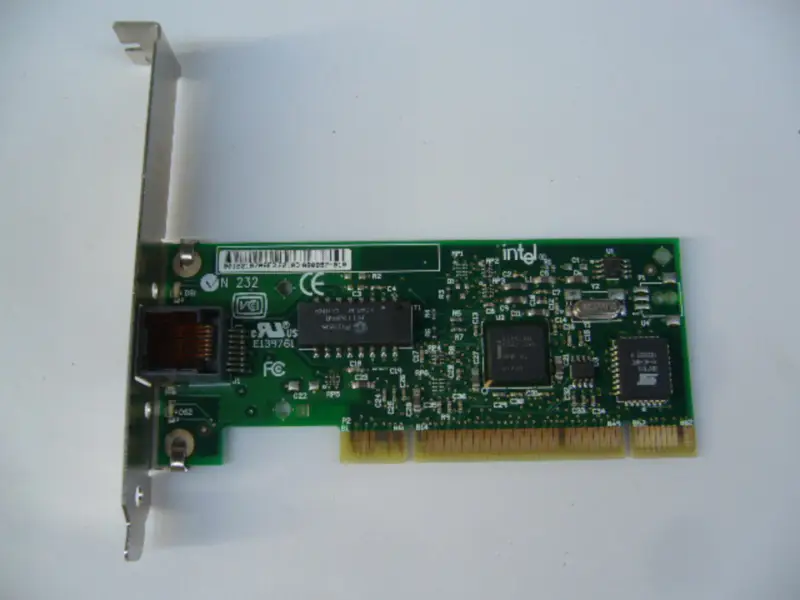 インテルPILA8460MBLK20 100Mシングルポートネットワークカード