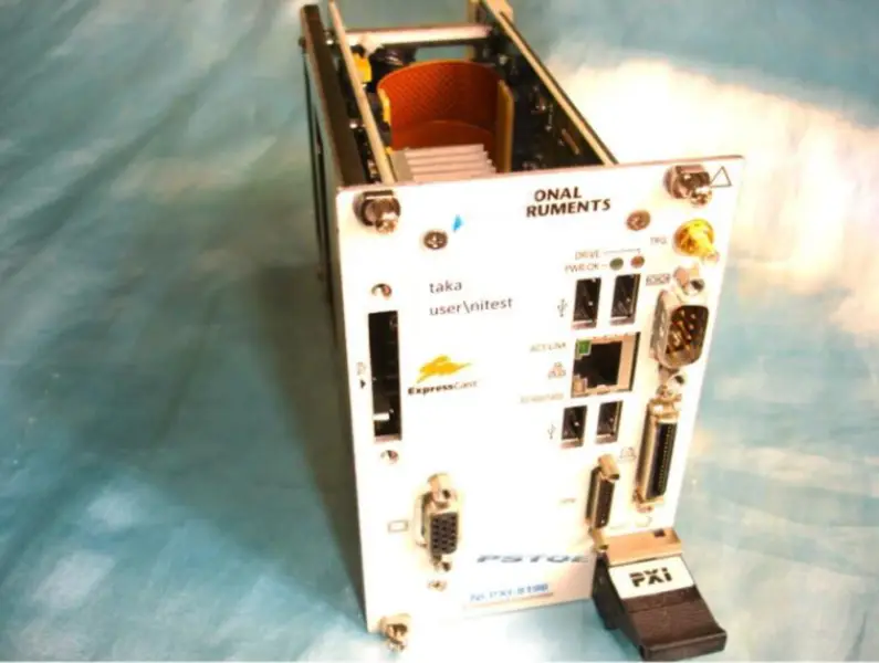 NI PXI-8196 DAQカード
