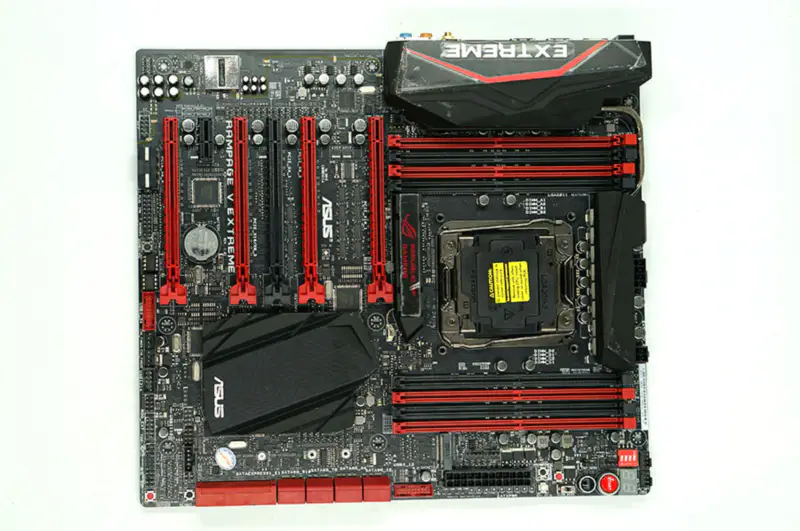 Asus RAMPAGE V EXTREMEマザーボード