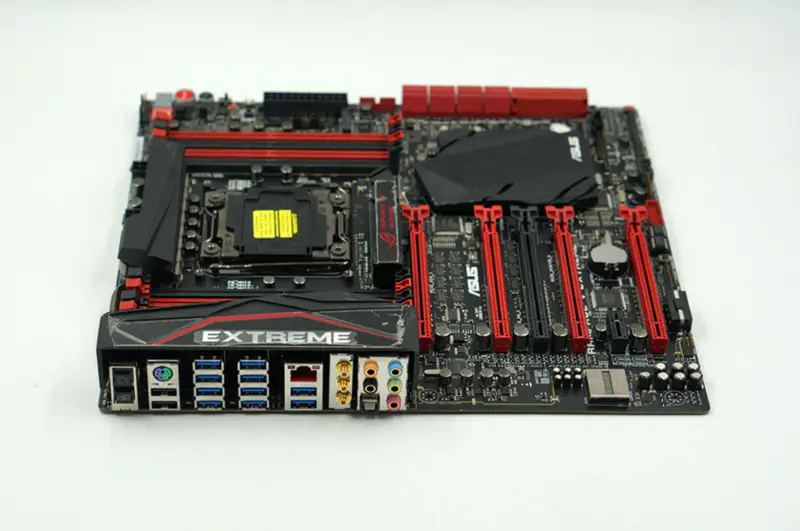 Asus RAMPAGE V EXTREMEマザーボード