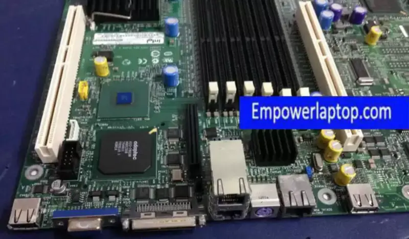 Intel SE7501WV2 デュアル320MSCSIカード、RAID Severマザーボード搭載