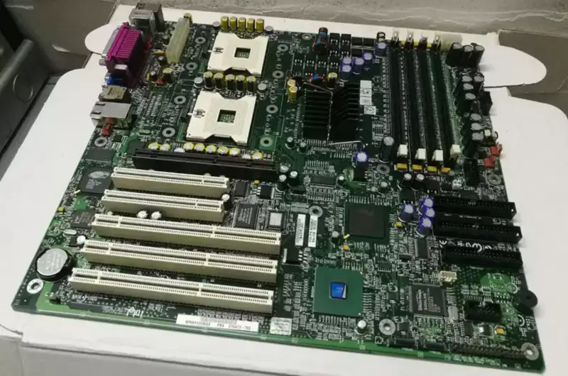 インテル SE7505VB2 604 インターフェース サーバー・マザーボード デュアル Xeon