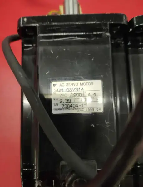 安川電機 SGM-08V314モーター