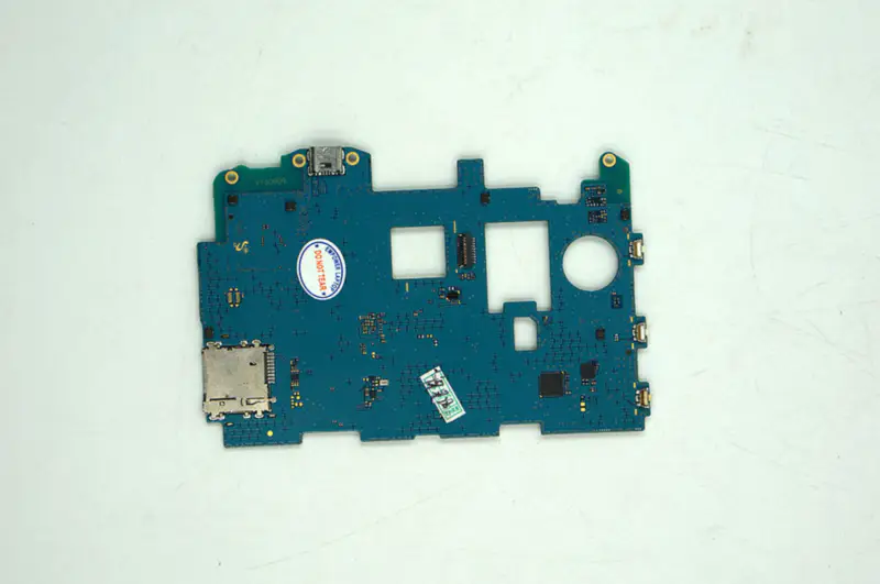 サムスンギャラクシータブA 7.0 SM-T280 8GBはマザーボードのロックを解除した
