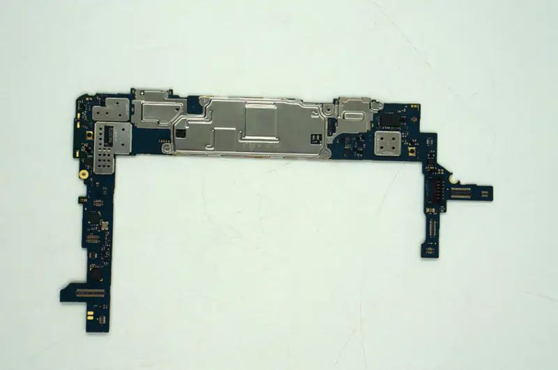 Samsung ギャラクシー タブ 3 8.0 T315 は完全な破片が付いているマザーボードの鍵を開けました