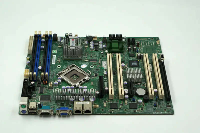 Supermicro X7SBEサーバー・マザーボード