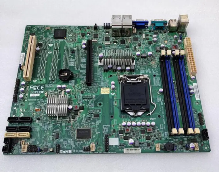 SuperMicro X9SCI-LN4F クアッドサーバーマザーボード v2 CPUをサポート