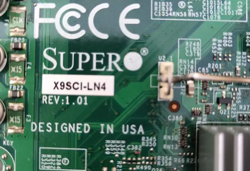 SuperMicro X9SCI-LN4F クアッドサーバーマザーボード v2 CPUをサポート