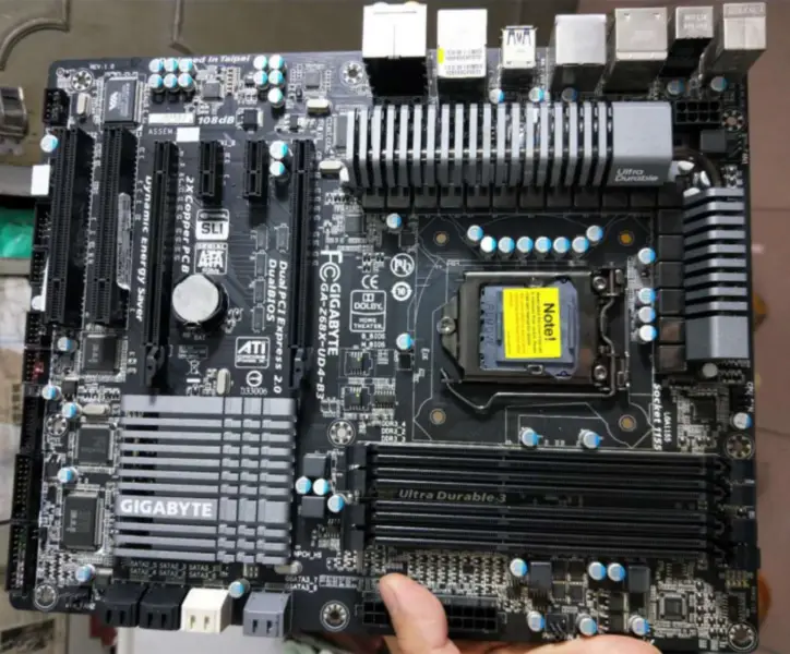 Gigabyte GA-Z68XP-UD4-B3 マザーボード Z68XP-UD4 Z68 LGA 1155 i3 i5 i7 DDR3 32G SATA3 USB3.0 ATX