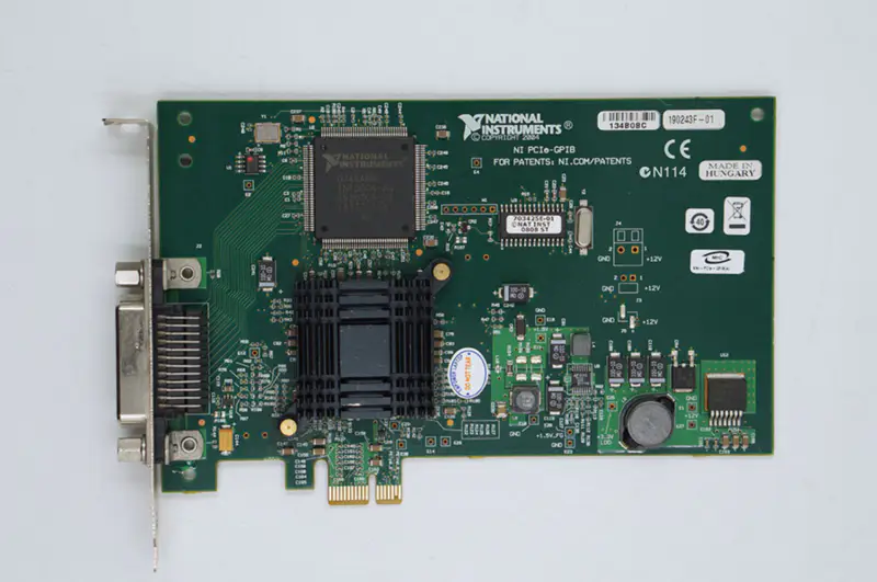 NI PCIe-GPIBカード・アクイジション・カード