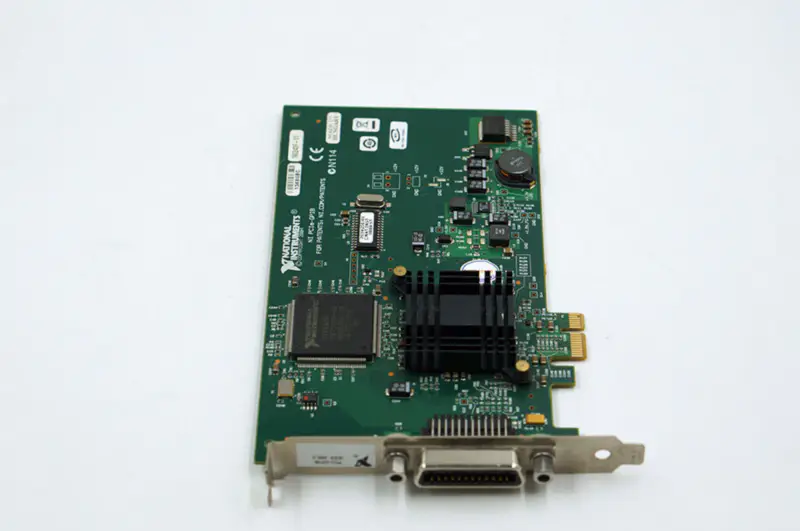NI PCIe-GPIBカード・アクイジション・カード